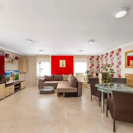 Nyaraló 13 Balatonkeresztúr