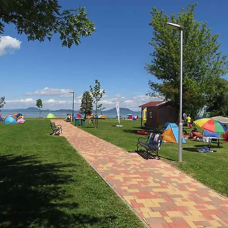 13 Hébergement de vacances *