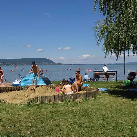 Feriehus Holiday 13 Balatonkeresztúr